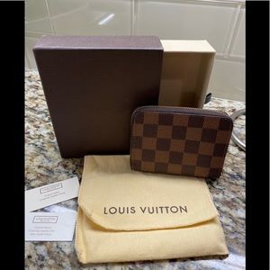Louis Vuitton zippy coin purse